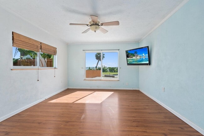 Building Photo - 5203 S Indian River Dr