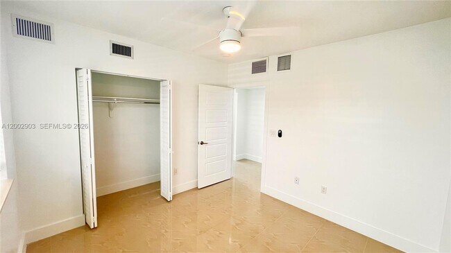 Building Photo - 8235 Crespi Blvd