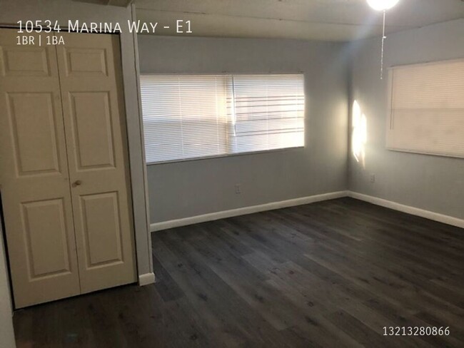 Building Photo - Large Studio Apartment in Mobile Home Comm...