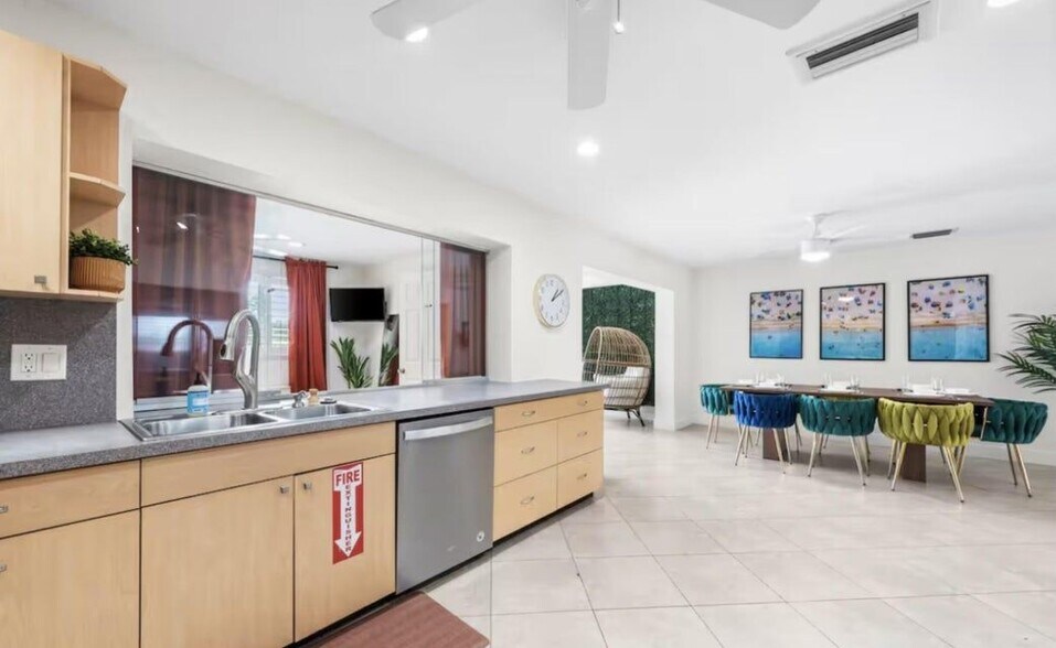 Building Photo - 3351 NW 67th St