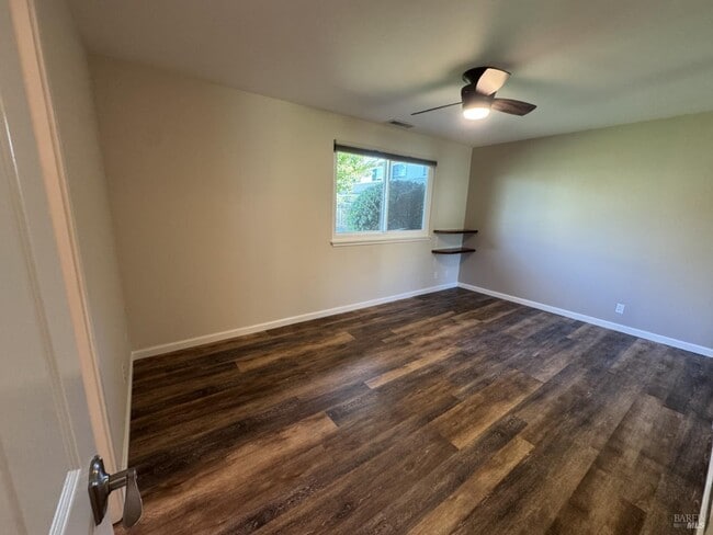 Building Photo - 1060 Los Gamos Rd