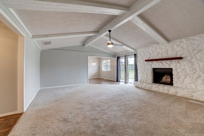 Building Photo - Charming Updated 3-Bedroom Home in South B...