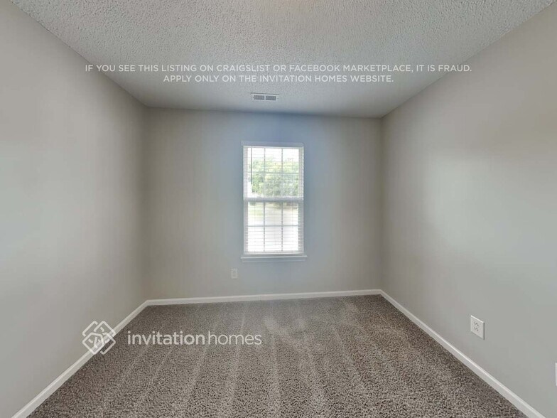 Building Photo - 3142 Blueberry Dr