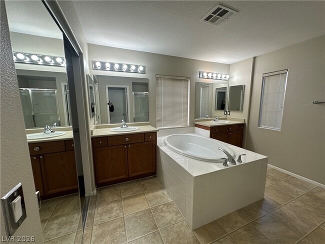 Building Photo - 10573 Danielson Ave