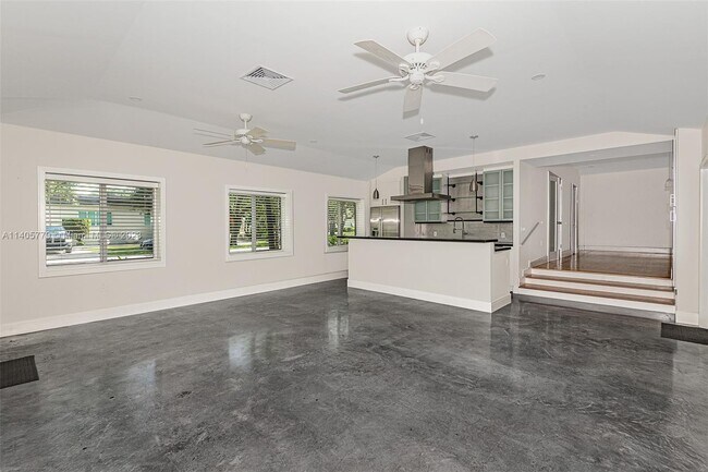 Building Photo - 500 Palmetto Dr
