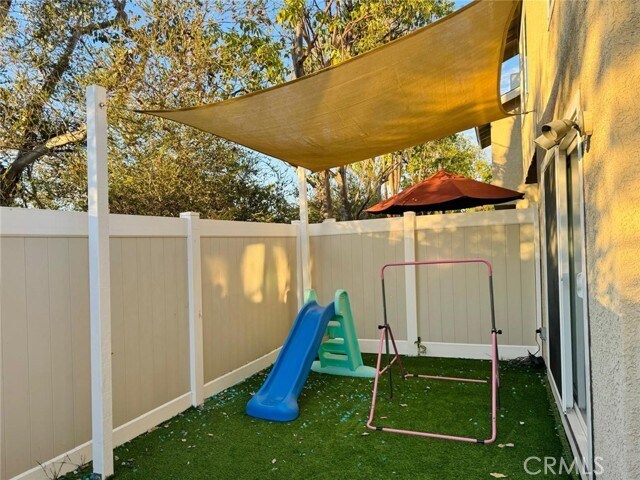 Building Photo - 20871 Heatherview