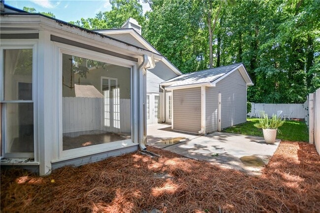 Building Photo - 2992 Crosswycke Forest Dr