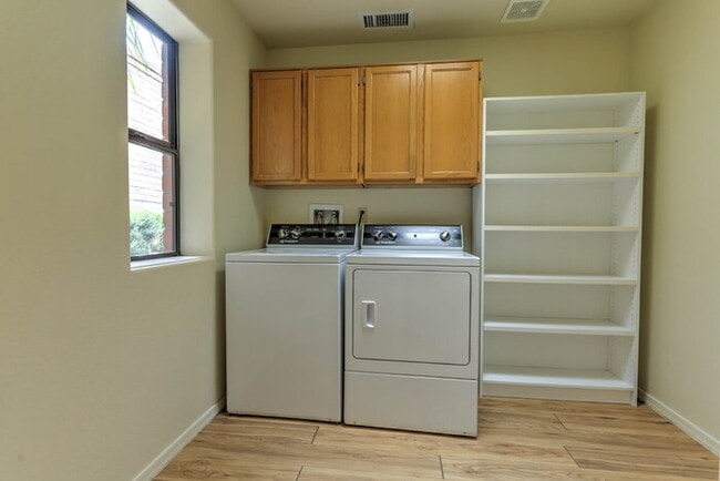 Building Photo - San Ignacio Vistas - Green Valley (Age Restricted community, at least one person must be 55 or ol...