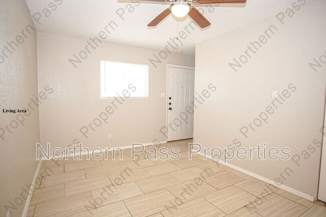 Building Photo - 1025 E Eighth