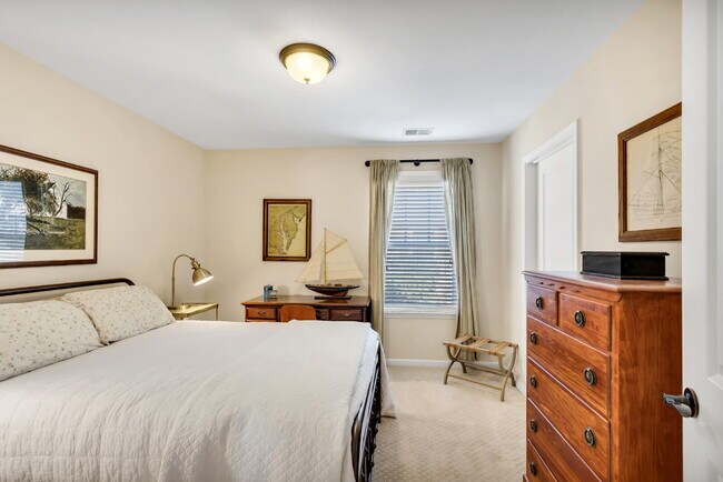 Building Photo - Gigantic Gorgeous Home in Pooler!
