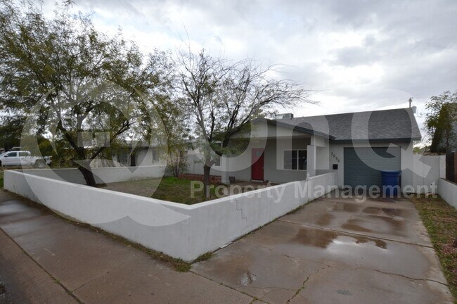 Primary Photo - 2055 E Orange St.