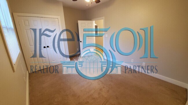 Building Photo - *COMING SOON* Don't park and ride the shuttle, stroll to UAMS from this SUPER FRESH & CLEAN Hillc...