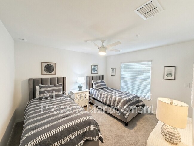 Building Photo - 12550 Galapagos Ct