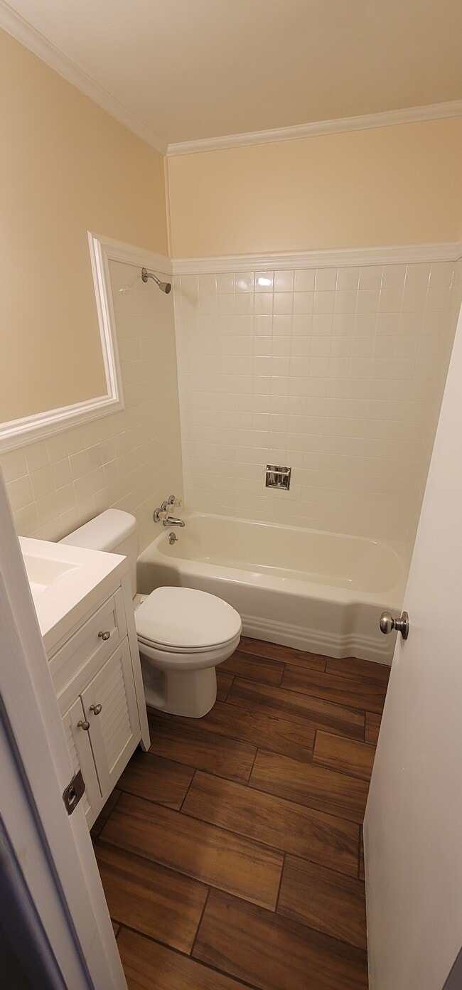 Building Photo - 4107 Lenore Dr