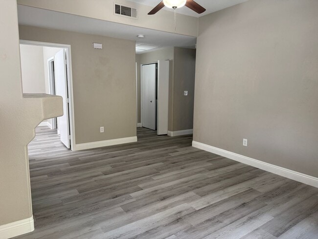 Building Photo - 2BD/2BATH CONDO