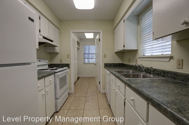 Building Photo - 2 br, 2 bath House - 320 Volanta Ave. D-2