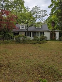 Building Photo - 45 Sunken Meadow Rd