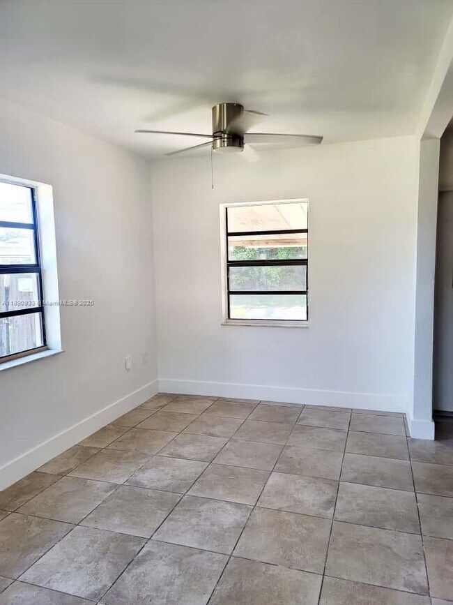 Building Photo - 15401 NW 27th Pl