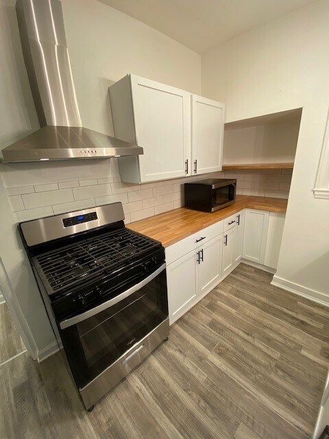 Remodeled Kitchen - 1620 N Jackson St
