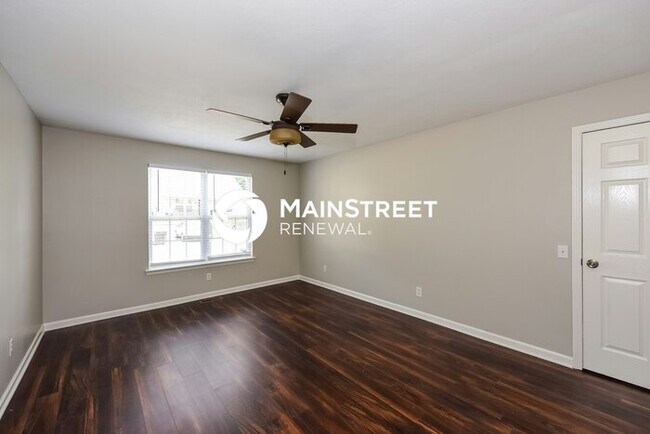 Building Photo - 4 Bedroom Pet-Friendly Home in Hermitage, TN with Main Street Renewal