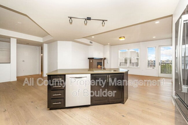 Building Photo - 3401 Arapahoe Ave