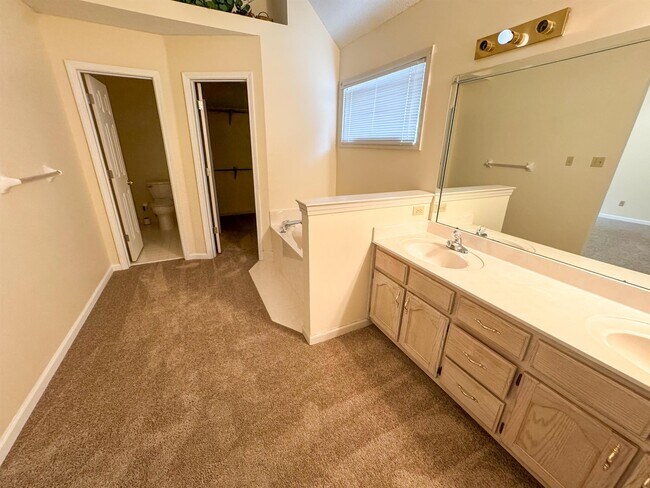 Building Photo - 1056 Cotton Row Cove