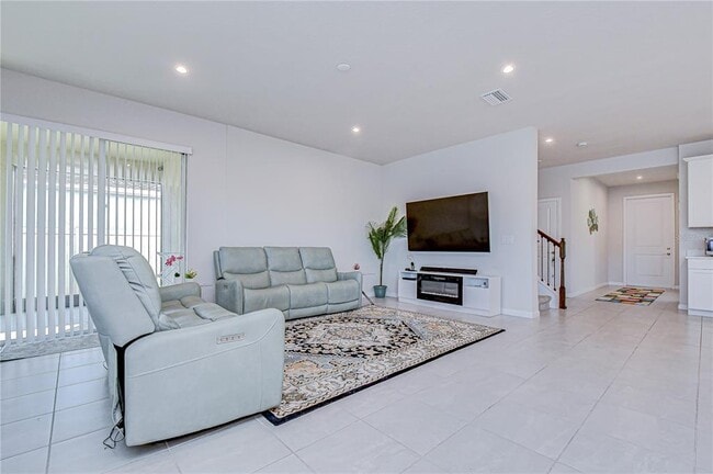 Building Photo - 10422 Gliding Eagle Wy