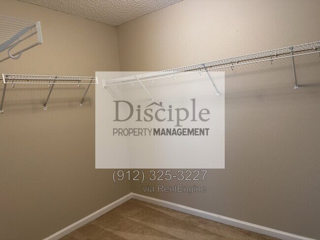 Building Photo - 1045 Canyon Oak Loop