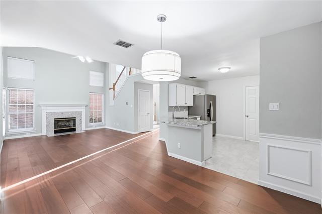 Building Photo - 2097 Amherst Dr