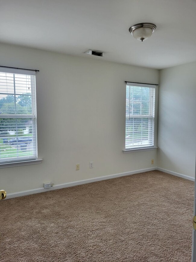 Building Photo - 2 bedroom townhouse in Cornelius