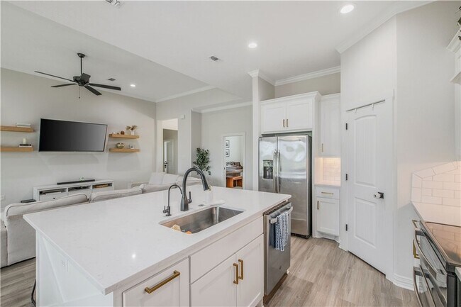 Building Photo - 3332 Hunters Xing