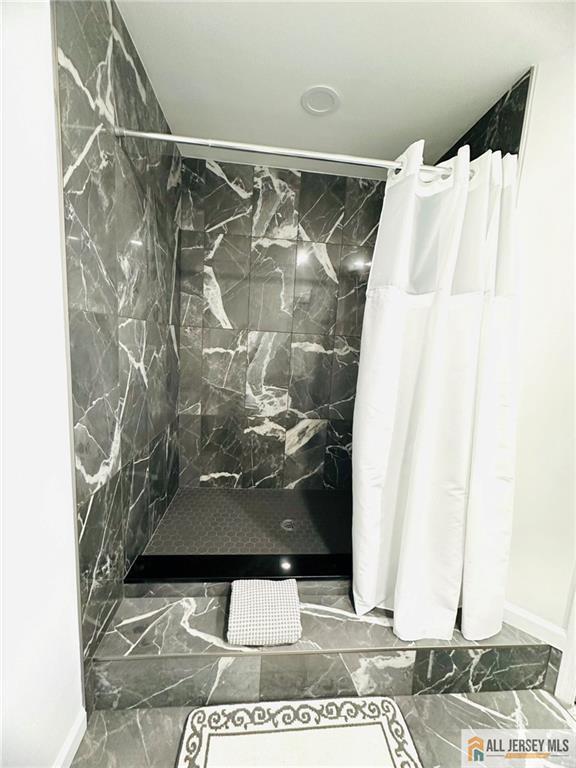 Building Photo - 16 Gerard Pl