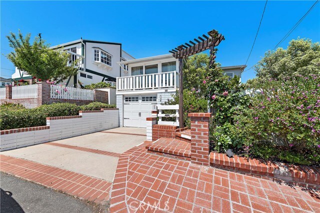 Building Photo - 1016 Catalina St