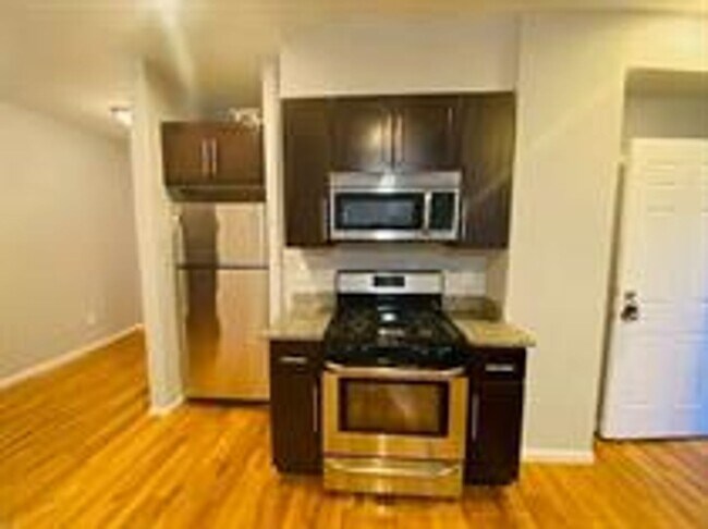 Building Photo - 39 Pinckney St