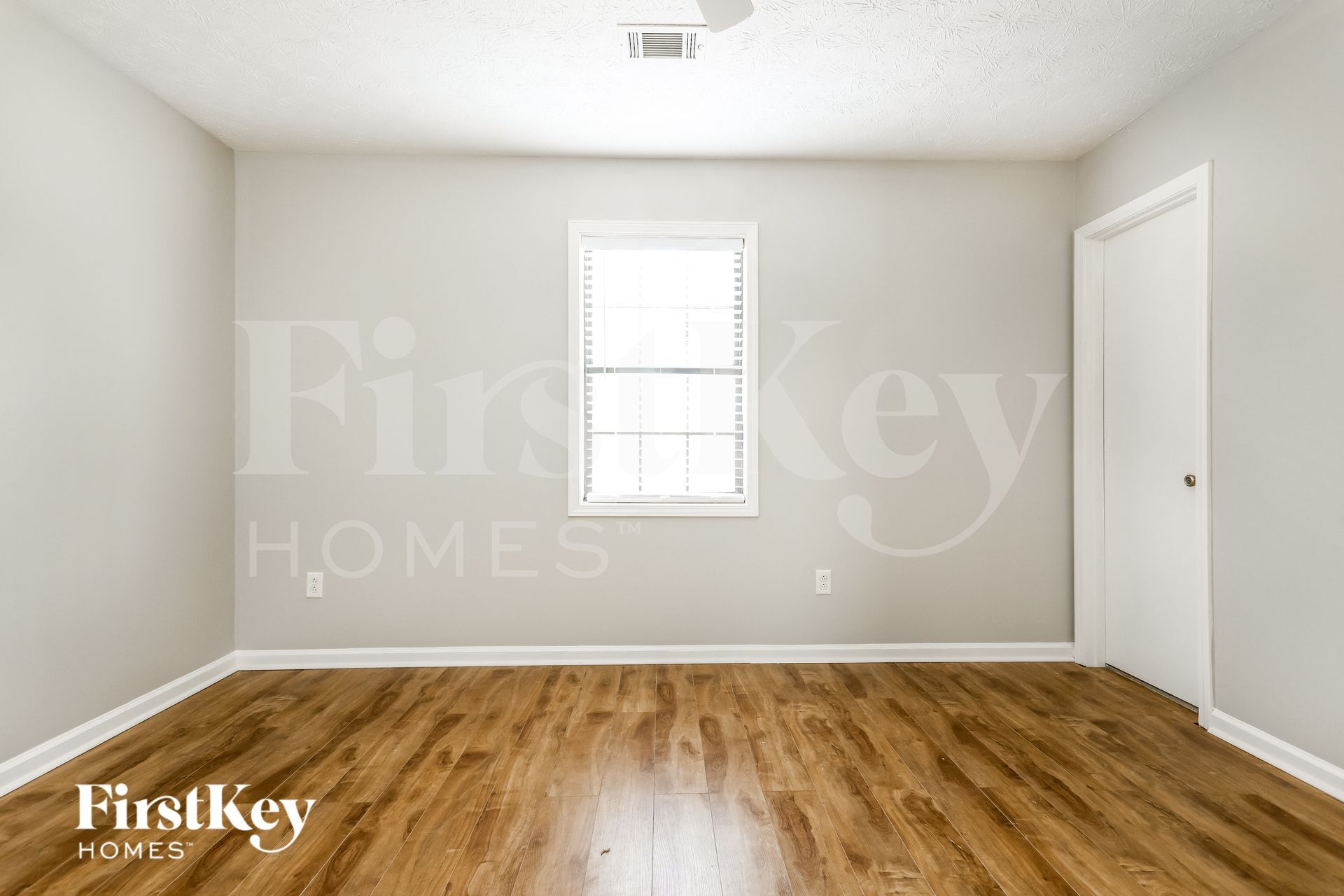 Building Photo - 4149 Warren Rd