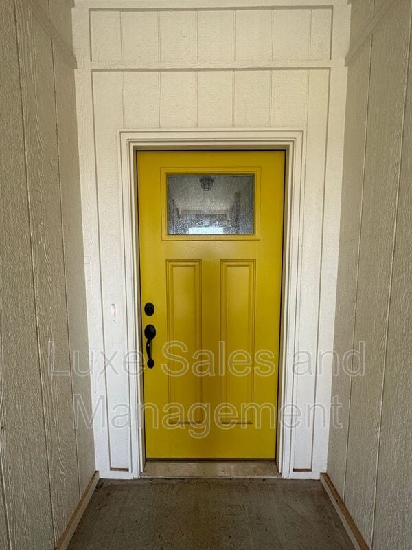 Building Photo - 15749 Potomac Dr