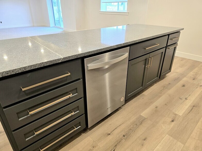 Building Photo - 779 S 450 E