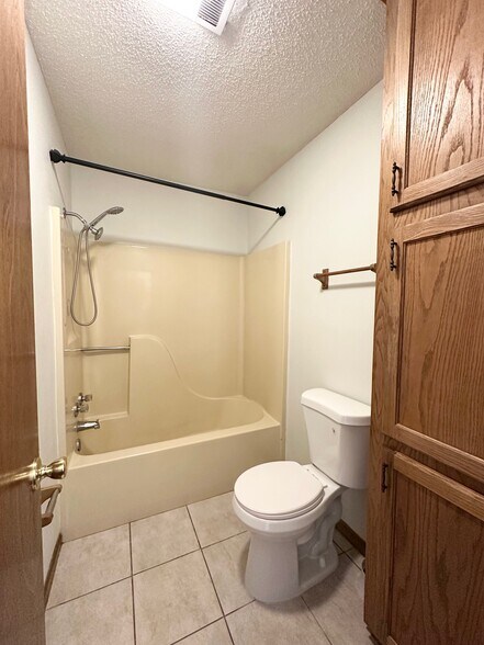 Building Photo - 6853 Willie Lou Ave