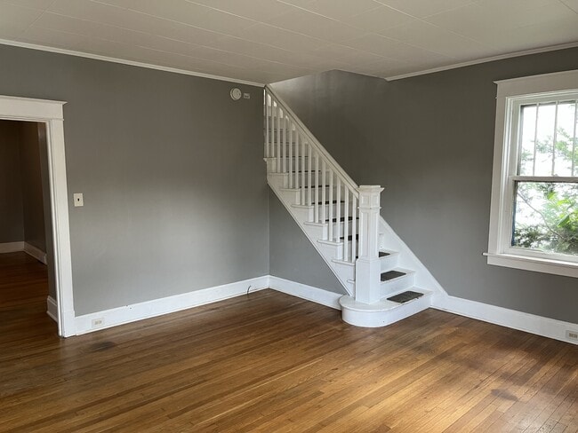 Building Photo - 707 S 25th St