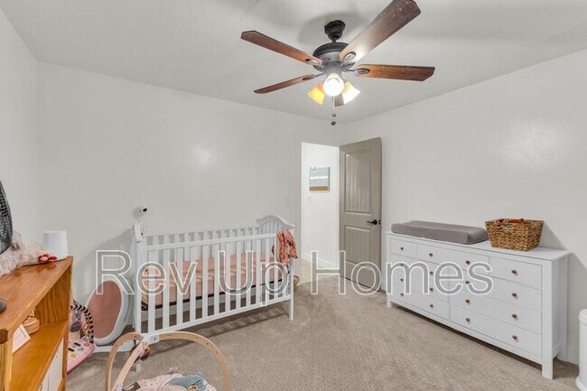 Building Photo - 492 E 100 S