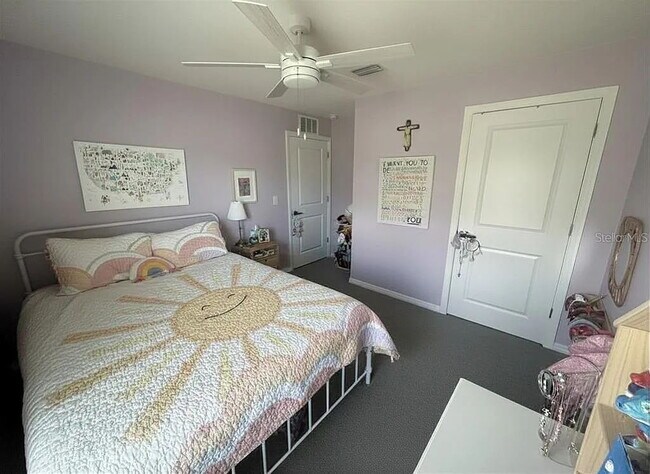 Building Photo - Spacious 4BR in Desirable Deer Path North!