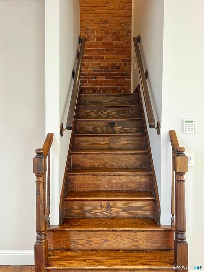 Building Photo - 34-36 Charter Oak Pl