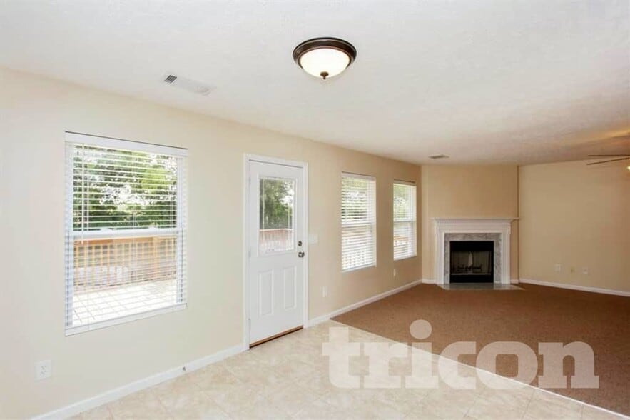 Building Photo - 612 Elderberry Way