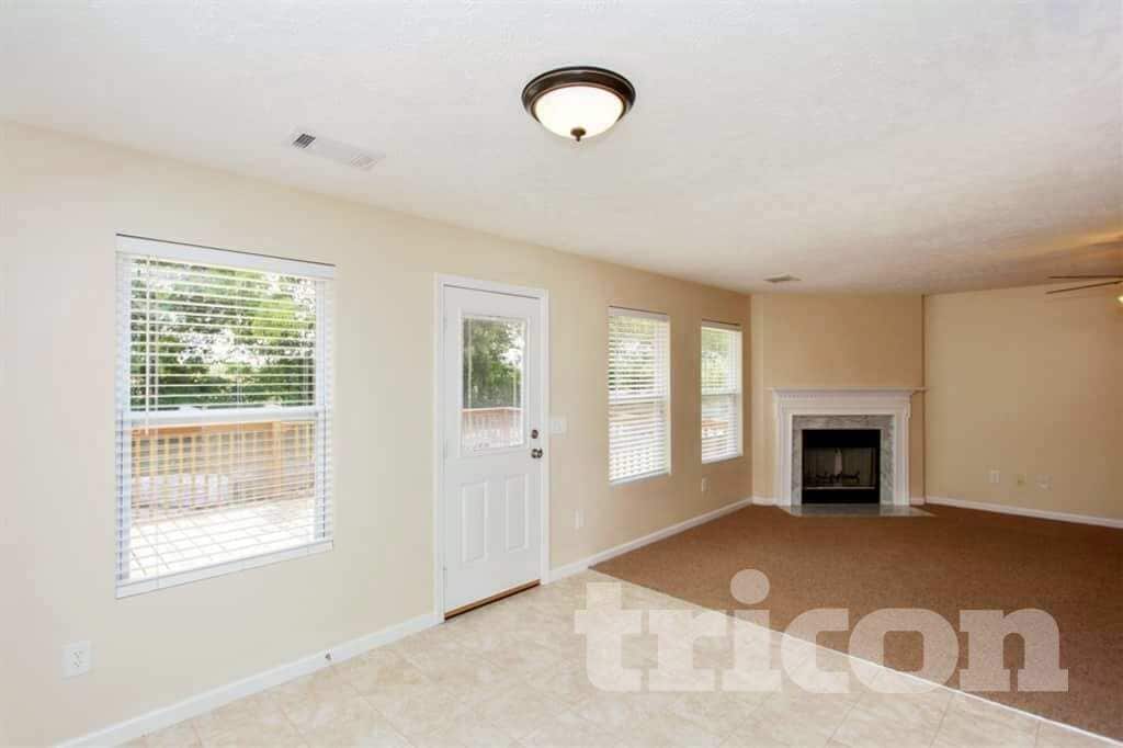 Building Photo - 612 Elderberry Way