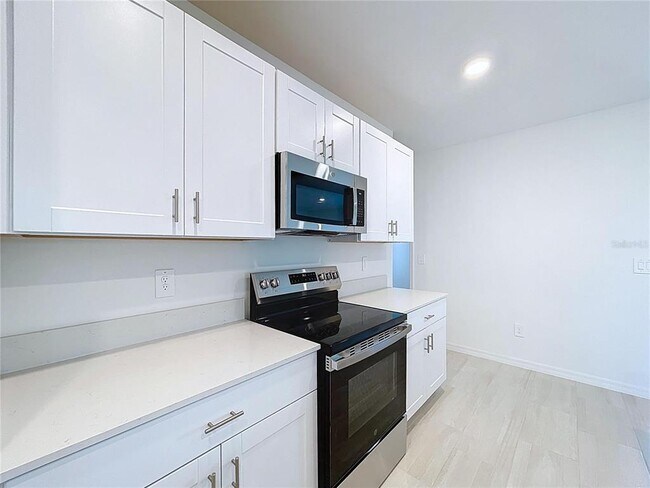 Building Photo - 17498 Happytrails St