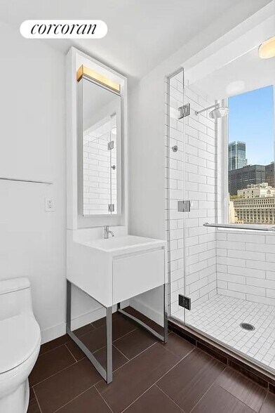 Building Photo - 15 William St