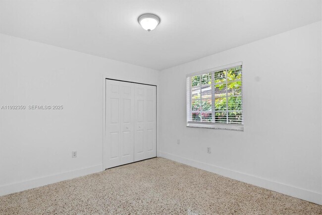 Building Photo - 3500 SW 26th St