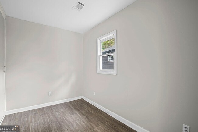 Building Photo - 1005 Westmoor Dr NW