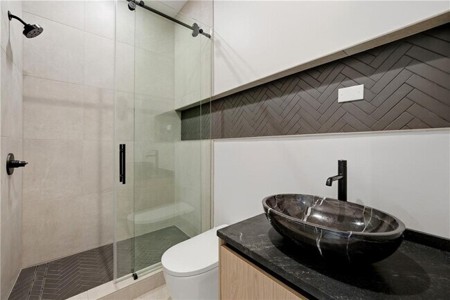 Building Photo - 1033 Reeder Cir NE