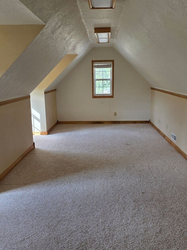 Building Photo - 123 S Rachel Ln